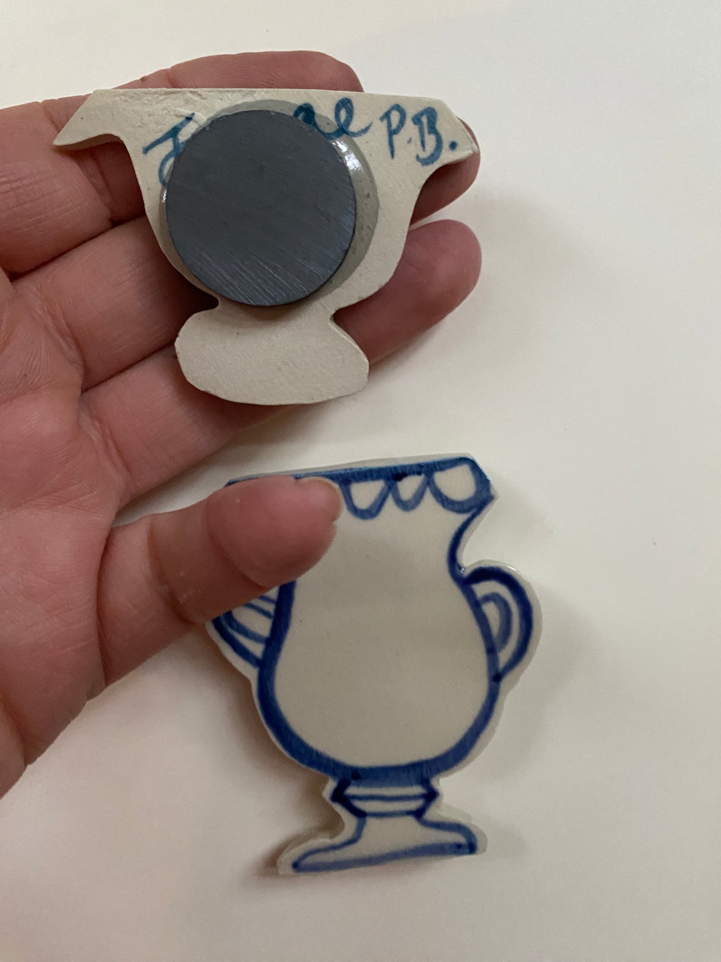 Ceramic Vase Magnets pack of 2 - 16