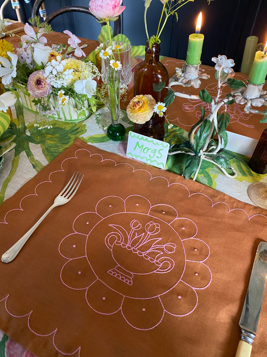 Tulip Placemat ~ Tan and Pink