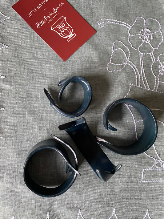 Set of 4 Ceramic Ribbon Napkin Rings ~ Navy Blue