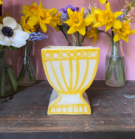 CD1 - Lemon and White Vase