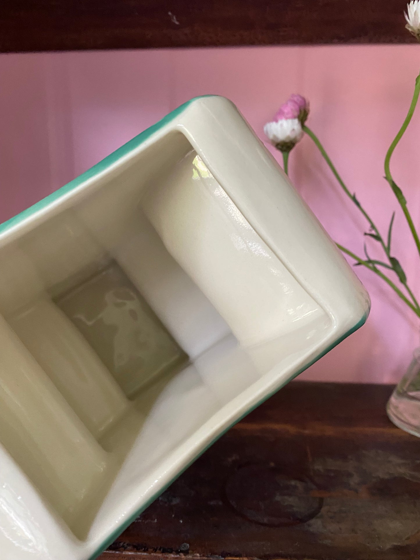 “Made-to-order” Amelie Urn~ Green