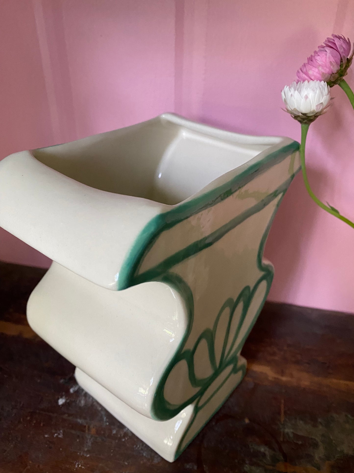 “Made-to-order” Amelie Urn~ Green