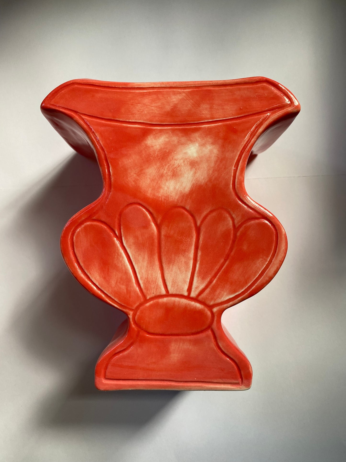 Red Amelie Urn - 01